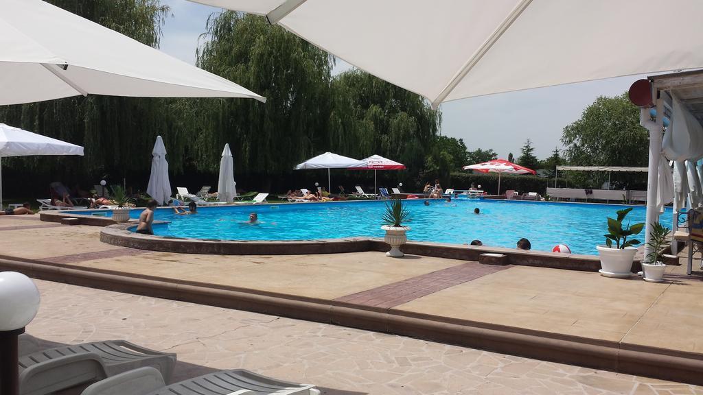 Хотел Рачич Войводино Екстериор снимка